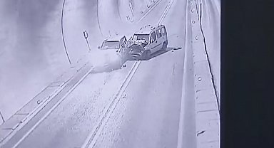 Artvin'de 7 kişinin yaralandığı tünel kazası kamerada