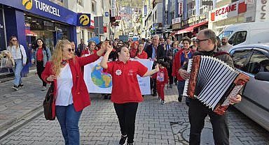 Artvin'de Otizm Farkındalık Yürüyüşü düzenlendi