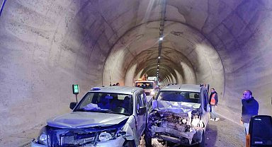 Artvin'de tünelde kaza: 7 yaralı