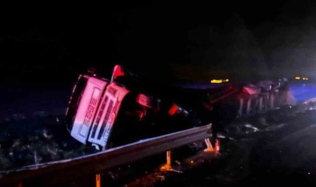 Aşkale'de zincirleme kaza: 4 jandarma personeli yaralandı