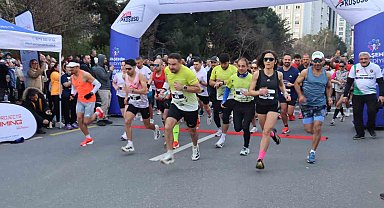 Ataşehir'de bir ilk: Bin 200 sporcu Ata Koşusu'nda ter döktü