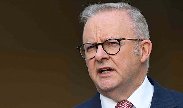 Avustralya Başbakanı: "İhtiyacınızdan fazla yakıt almayın, işe gidip gelirken toplu taşıma kullanın"