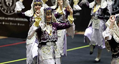 Aydın Büyükşehir Belediyesi Halk Oyunları ekibinden birincilik