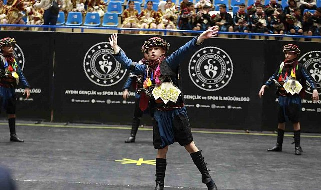 Aydın'da halk oyunları şöleni yaşandı