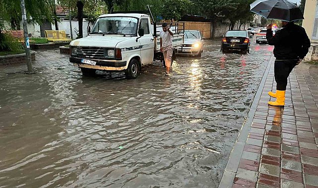 Aydın'da sağanak etkili oldu, Efeler'de metrekareye 24,5 kilogram düştü