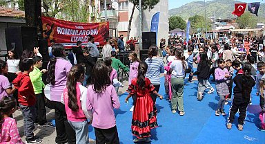 Aydınlı Romanlar günlerini doyasıya eğlenerek kutladı