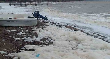 Ayvacık'ta deniz köpürdü