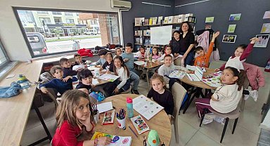 Ayvalık Belediyesi'nin resim atölyelerine yoğun ilgi