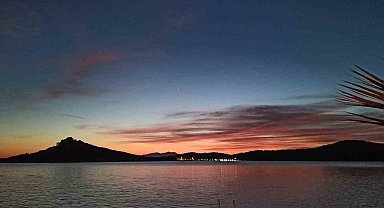 Ayvalık sahilinde gün batımı böyle görüntülendi