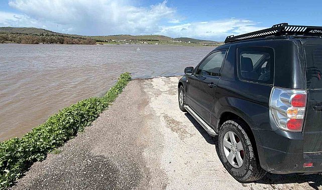 Ayvalık'ta yağış hayatı olumsuz etkiledi