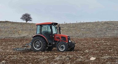 Baharla birlikte tarlalarda ekim mesaisi başladı