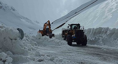 Bahçesaray yolunda çalışma yeniden başladı