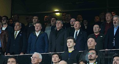 Bakan Bak, Fenerbahçe - Beşiktaş derbisini takip etti