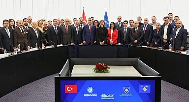 Bakan Bolat, Türk ve Kosovalı iş adamlarıyla bir araya geldi