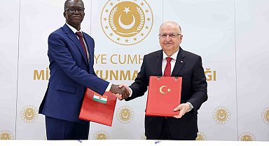 Bakan Güler, Nijer Savunma Bakanı Mody'i askeri törenle karşıladı