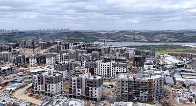 Bakan Kurum, Sazlıbosna'daki 'İlk Evim' Projesi' konutlarını paylaştı