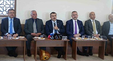 Bakan Tekin: "Müfredatımızın içerisine çocuklarımızın dini inançlarını öğrenebilecekleri yeni dersler ekledik"