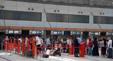 Bakan Uraloğlu: "Antalya Havalimanımızın yıllık yolcu kapasitesini 35 milyondan 82 milyona yükselttik"