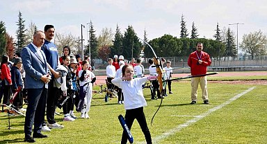 Balıkesir'de çocuklar 23 Nisan coşkusunu sporla karşıladı