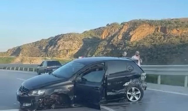 Balıkesir'de trafik kazası; araç bariyerlere çarptı
