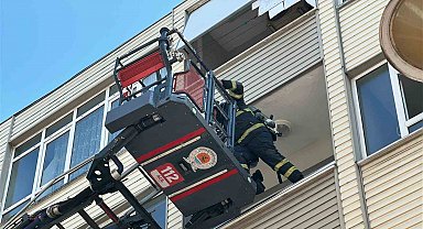 Balkonda yanan kitaplar paniğe neden oldu