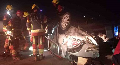 Bandırma'da takla atan araçta 2 kişi yaralandı