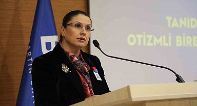 BARÜ'de otizmde tanıdan yetişkinliğe uzanan süreç uzmanlar tarafından anlatıldı