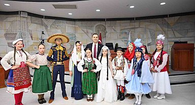 Başkan Akın, dünya çocuklarını ağırladı