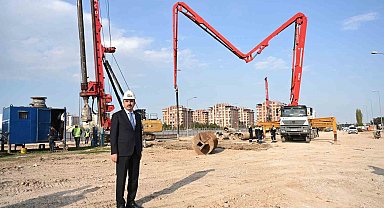 Başkan Altay: "Otogar kavşağında kara yolunu ve raylı sistemi üste alacak bir köprülü kavşak çalışması yürütüyoruz"