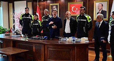 Başkan Bahadır, 3 aylık bebeğin hayatını kurtaran zabıta ekibini ödüllendirdi