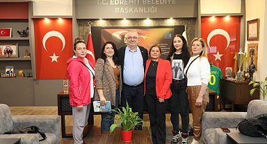 Başkan Mehmet Ertaş hayvanseverlerle bir araya geldi