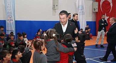 Başkan Metin öğrencilerle spor etkinliğinde buluştu