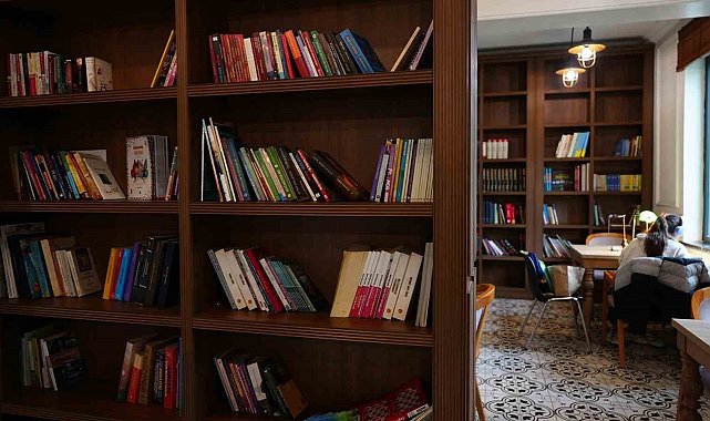 Başkan Özlü "Güçlü bir gelecek; okuyan ve düşünen bireylerle mümkündür"