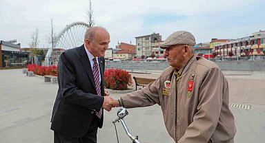 Başkan Özlü sahada vatandaşın talep ve sorunlarını yerinde dinliyor