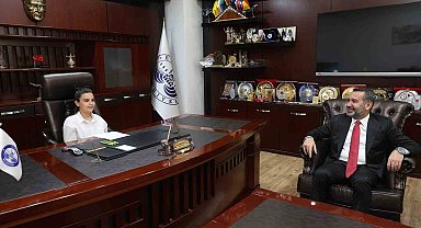 Başkan Şerifoğulları, 23 Nisan'da koltuğunu devretti