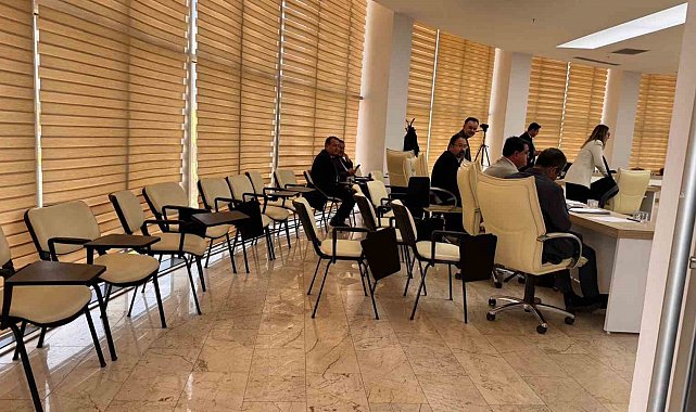 Başkan Subaşı Meclise katılmayınca bazı başkan yardımcılıları ve birim müdürleri koltukları boş kaldı