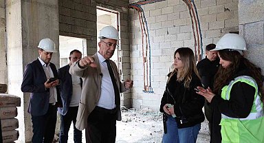 Başkan Yapar, Akasya Mahallesinde yapımı devam eden sosyal tesisi inceledi