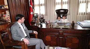 Başkan Yazıcıoğlu, makamını miniklere devretti