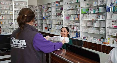 Başkan Zencirci, eczane teknisyenlerini unutmadı