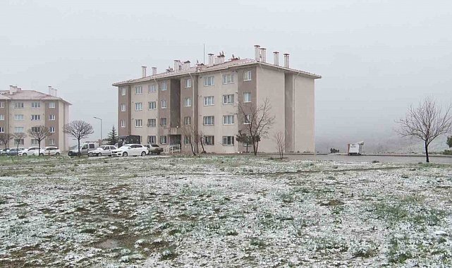 Başkentte kar ve karla karışık yağmur etkili oldu