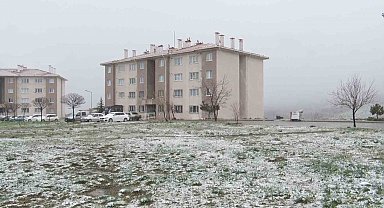 Başkentte kar ve karla karışık yağmur etkili oldu