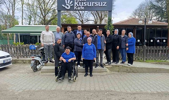 Başsavcı Emre'den engelleri aşan kafeye özel ziyaret