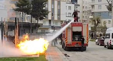 Batman'da çocuk parkında korkutan yangın