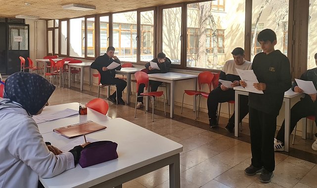 Bayburt Lisesinde hatiplik yarışması düzenlendi