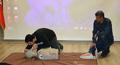 Bayburt'ta emniyet personeline ilk yardım eğitimi verildi