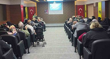 Bayburt'ta kadınlara 'Sağlıklı Menopoz Eğitimi' verildi