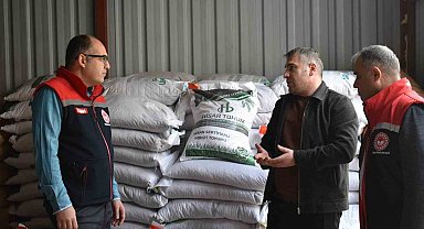 Bayburt'ta üreticilere yüzde 50 hibeli yem bezelyesi tohumu dağıtıldı