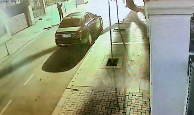 Beşiktaş'ta lüks araçların kundaklandığı ve villaya ateş açıldığı anlar güvenlik kamerasına yansıdı