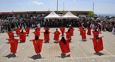 Besni'de 23 Nisan coşkusu