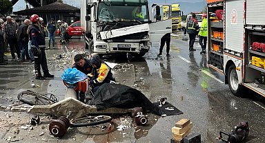 Beton direğin altında kalan bisikletli hayatını kaybetti